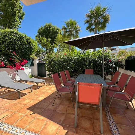 Trocadero Beach, Tennis And Pool Holiday home